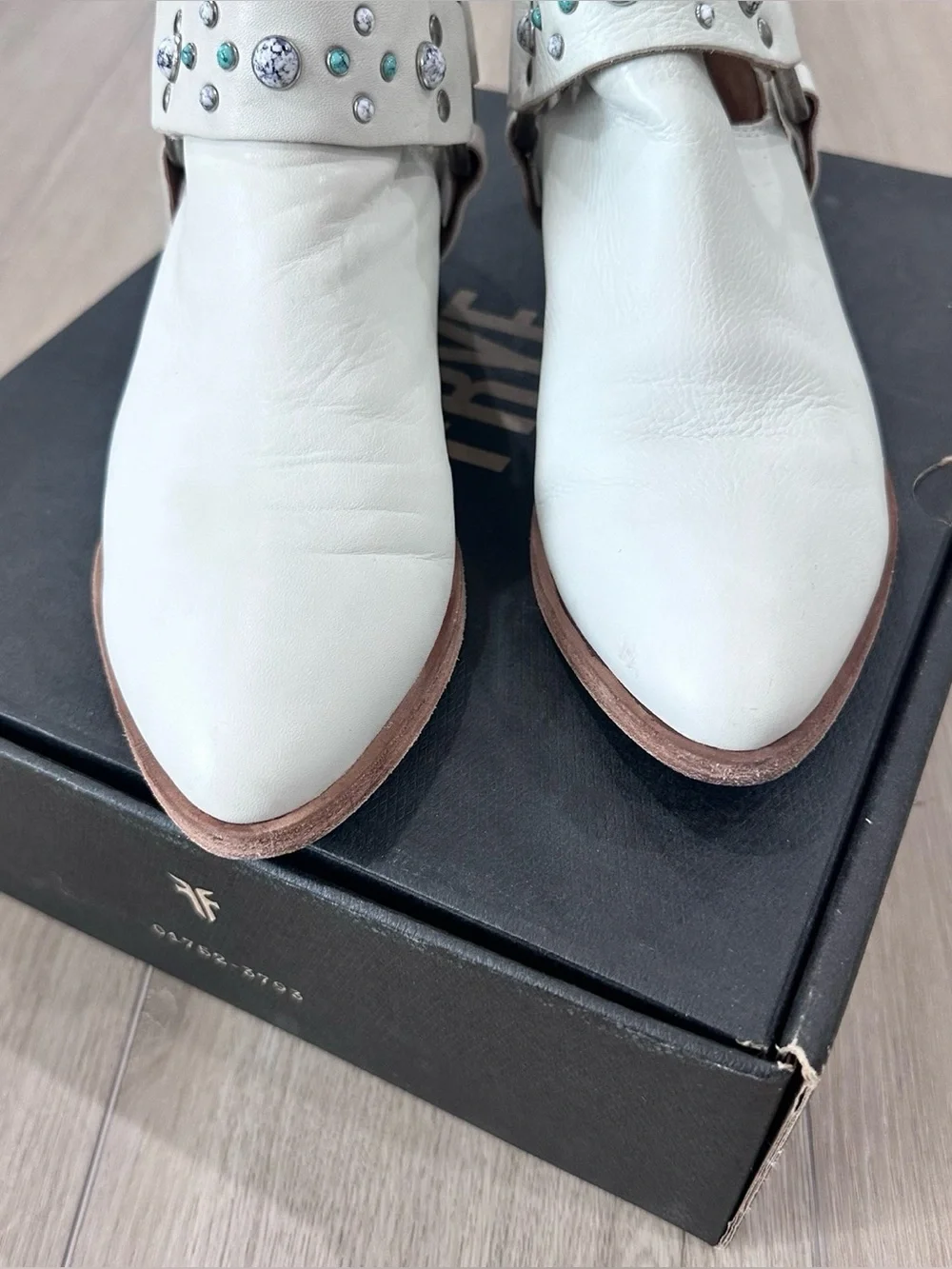 Frye Ray Stone harness zip leather boots bootie size 7 white